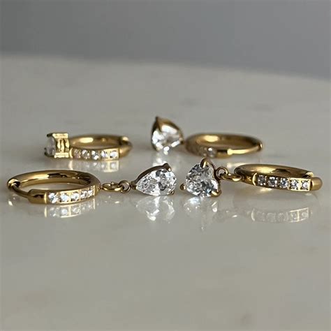 Amour Crystal earrings-18k Gold Plated