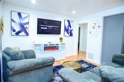 Spacious home w/ King bed near top ATL attractions - Houses for Rent in ...