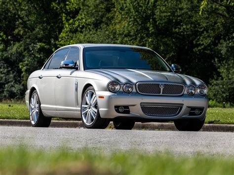 2009 Jaguar XJ Super V8 Portfolio auction - Cars & Bids