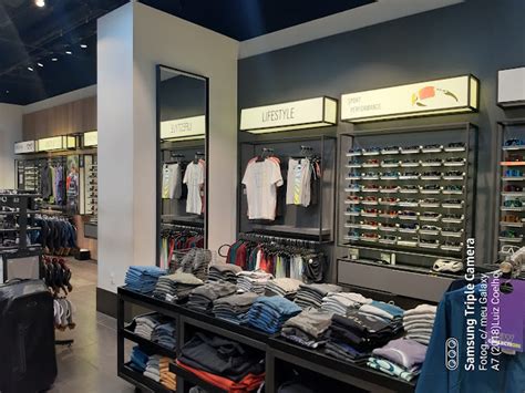 ibiza espanha o que tem loja da Oakley