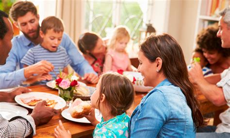 La influencia de la familia y el entorno en la alimentación