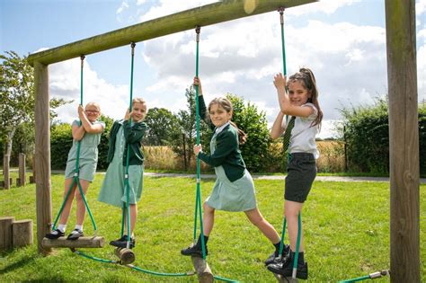 Different School Clubs 的图像结果