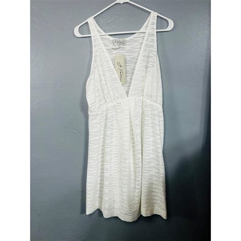 NWT J Valdi Bloomingdale’s White Beach Cover Up Size... - Depop