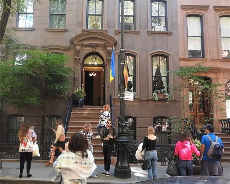 City approves gate for Village townhouse to keep 'Sex and the City ...