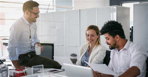 Business People at Work 的图像结果