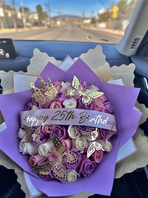 50 Rose Ramo Buchón | Birthday flowers bouquet, Ribbon bouquet ...