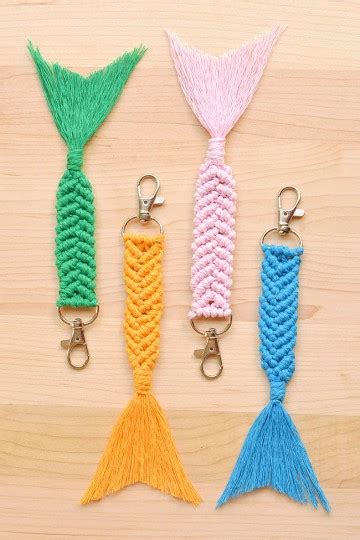 Rezultat imagine pentru DIY Macrame Keychain Free Pattern