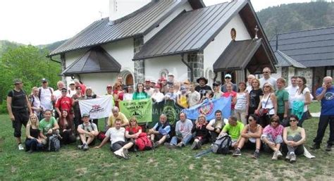 Vesti . Rekonstruisan put od zlatiborskog sela Stubla do manastira Dubrava