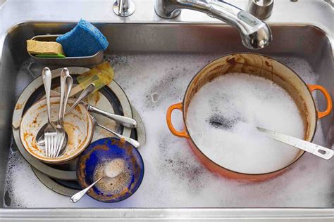 Eco-Friendly Tips for Cleaning Pots and Pans