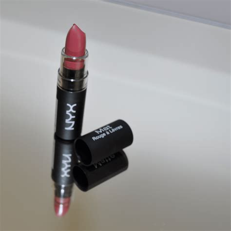 Nyx Matte Lipstick Swatches Whipped Caviar