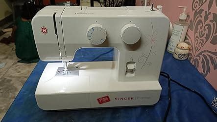 Singer Promise 1412 Zig-Zag Sewing Machine, 12 Built-in Stitches, 25 ...