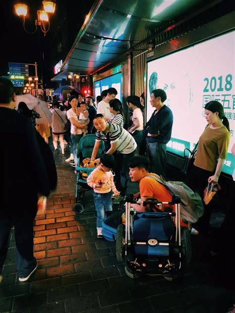 重庆上大学怎么样,重庆适合去上大学吗,重庆适合上大学吗现在_大山谷图库