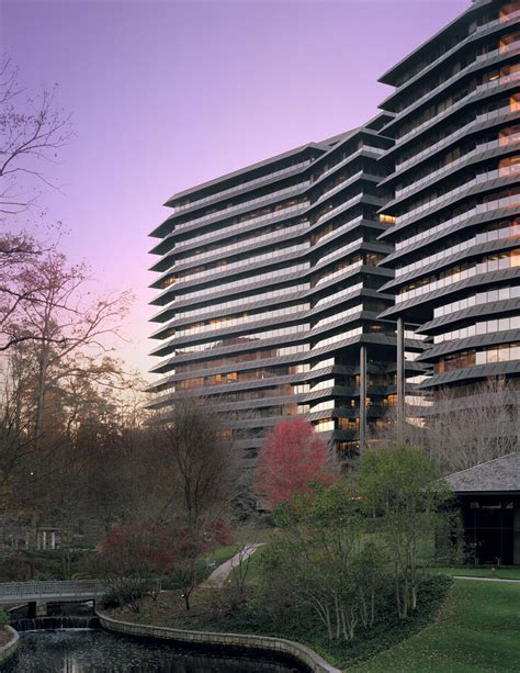 Three Ravinia Drive/MCI Center - Hines