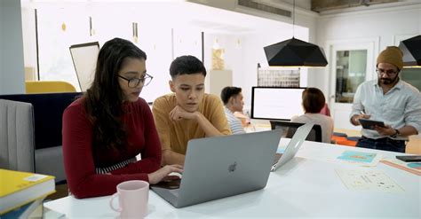 Busy People Images 的图像结果