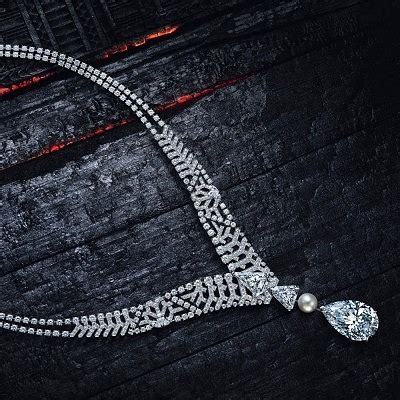 Cartier зажгли Лондон бриллиантами — Jewellery Mag