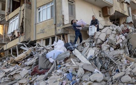 随着地震死亡人数上升 土耳其调查建筑承包商 - 美南新闻 - 全美最大亚裔多媒体集团