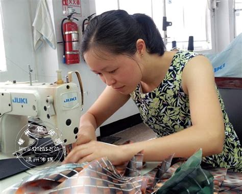 缝纫工厂的工作人员在工作高清图片下载-正版图片307055915-摄图网
