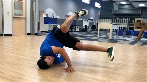 Breakdancing Moves: How To Do A Shoulder Freeze | Virtual Club