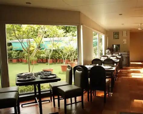 Best Restaurants Places In Ahemdabad - Hotel Cosmopolitan