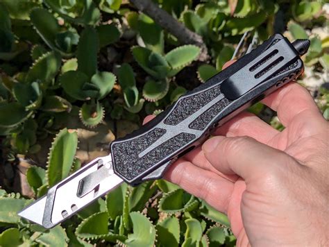 Tactical EDC Box Cutter D/A OTF Knife – LIGHTNING OTF KNIVES