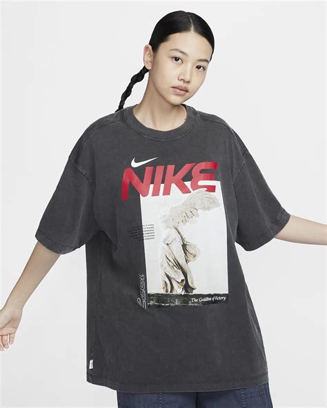 Nike Sportswear Women's Oversized T-Shirt. Nike MY