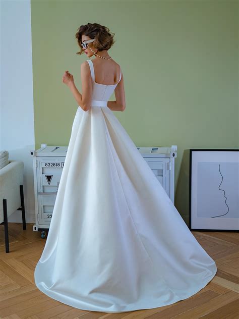 Satin Ball Gown with Square Neckline – Elegant Wedding Dress