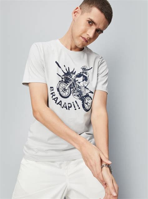 Buy Men Graphic Printed Slim Fit T-shirt Online at just Rs. 249.0 ...