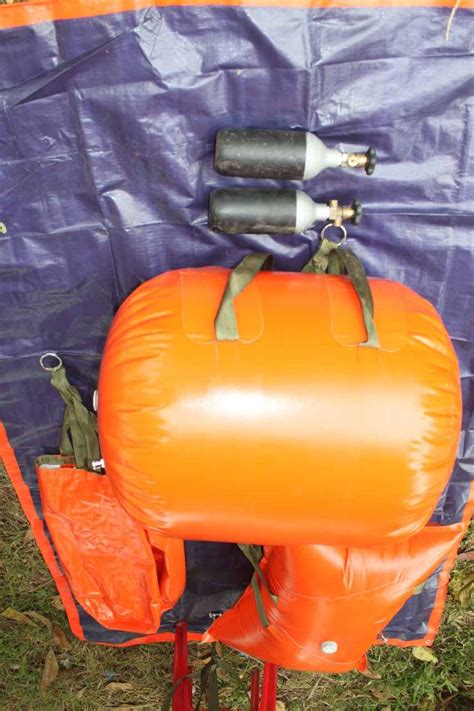 Underwater Cylindrical Lift Bags - Manufacturer of Membrane Biogas Balloons