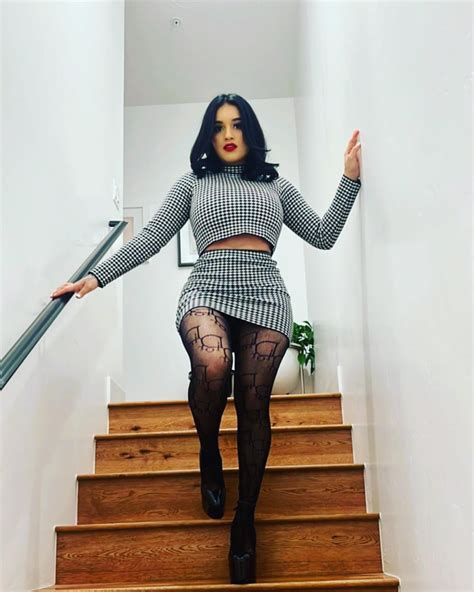 Marleny Santana : r/GirlsinSkirts