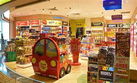 英国6岁女童开3家糖果店 跻身最年少企业家行列-搜狐新闻