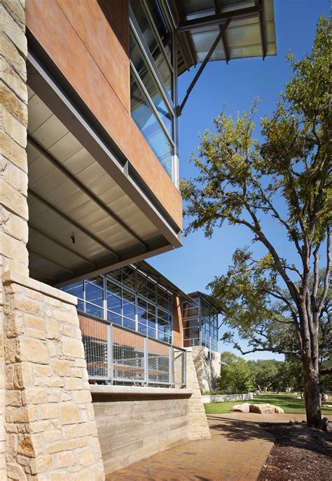 Gallery of Patrick Heath Public Library / LPA - 11