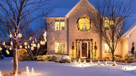 15 Creative Front Yard Xmas Ideas to Impress Your Neighbors and Guests