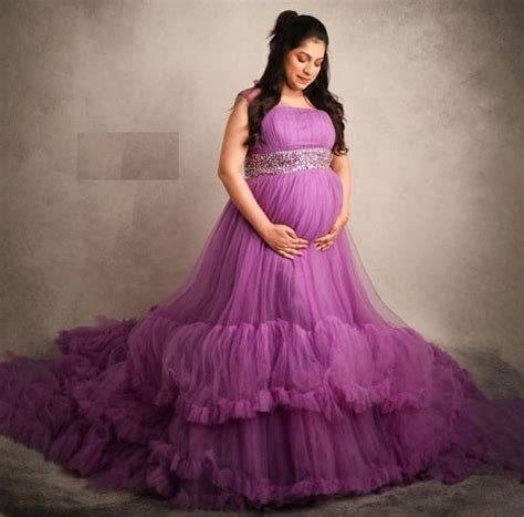 G240 (2), Luxury Purple Ruffled maternity shoot trail gown, Size - (XS ...
