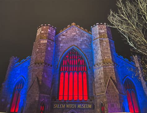 Halloween in Salem - Ana Adventure