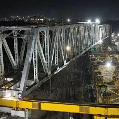 India Installs Longest Rail Flyover Girder at Kalamboli