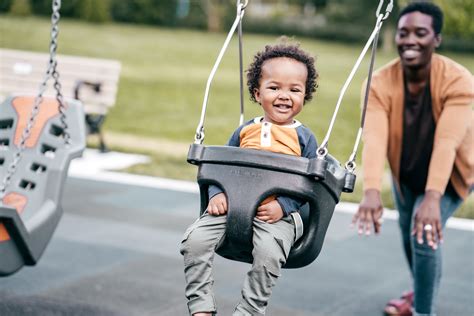 Life with a Pavlik Harness - International Hip Dysplasia Institute