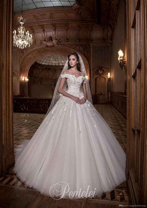 3D Floral Wedding Dresses 2017 Pentelei with Free Veil and Off Shoulder Hand Flowers Ball Gown ...