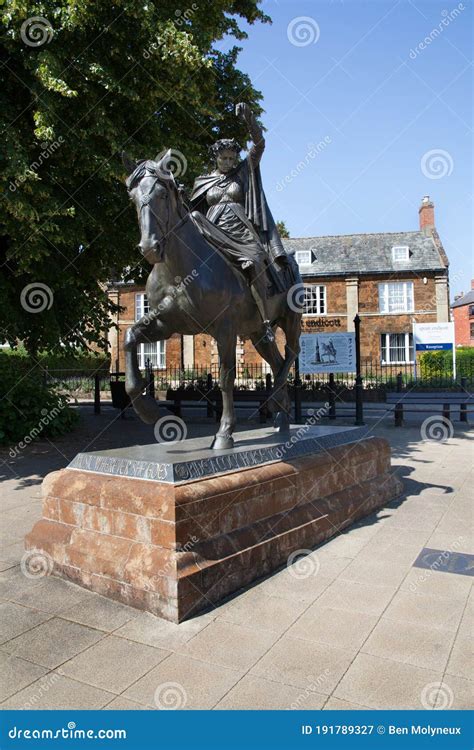 The Statue of the Fine Lady upon a Horse at Banbury Cross in Banbury ...