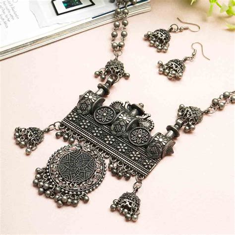 Buy Online Urmika Traditional Motifs Jewel Set -Ferosh India