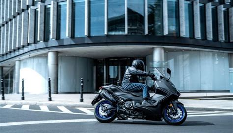 Yamaha NMAX 125 2025: caratteristiche, design, versioni, motore, prezzi ...