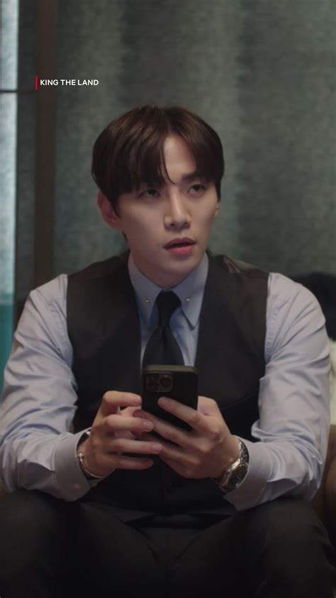 Netflix Indonesia on Twitter: "Tanda-tanda mulai jatuh cinta, nungguin ...