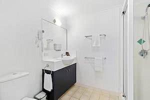 COFFEE HOUSE APARTMENT MOTEL (Rockhampton) - Motel Reviews, Photos ...