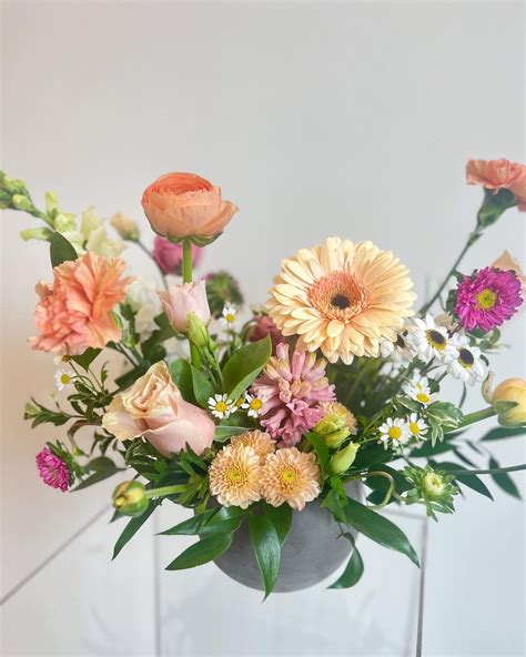 Spring Flower Arrangements 的图像结果
