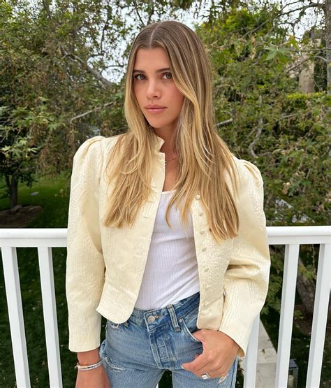 Sofia Richie Latest Casual Style: Long Hair, Crop Jacket, Blue Jeans ...