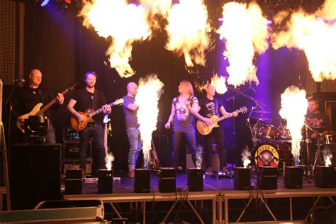 I fyr og flamme med Sound of Guns - Helgelands Blad