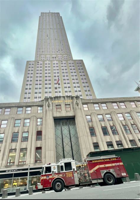 FDNY Squad 8 的图像结果