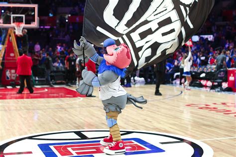 Photos: Meet Chuck, the LA Clippers Mascot Photo Gallery | NBA.com