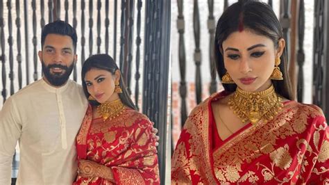 New bride Mouni Roy wears red Banarasi saree, hubby is smitten by Mrs ...