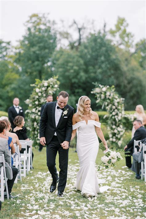 Kirtland Country Club Wedding - Renee Lemaire Photography