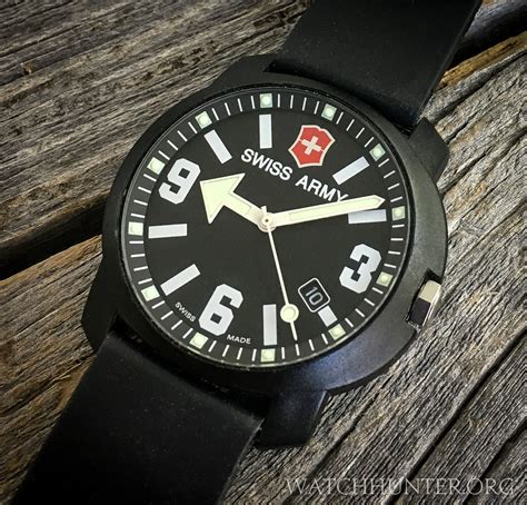 MEET THE WATCH: Victorinox Swiss Army Recon Watch with the Giant Arrow ...